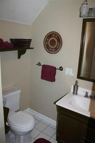 2385 Romar Road Salem, VA 24153 - Photo 29 of 43 32Lower Bathroom 2