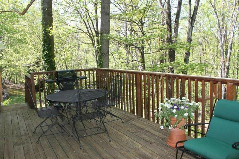 2385 Romar Road Salem, VA 24153 - Photo 34 of 43 37Upper Deck 1