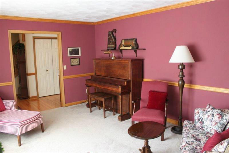 2385 Romar Road Salem, VA 24153 - Photo 7 of 43 13Living Room