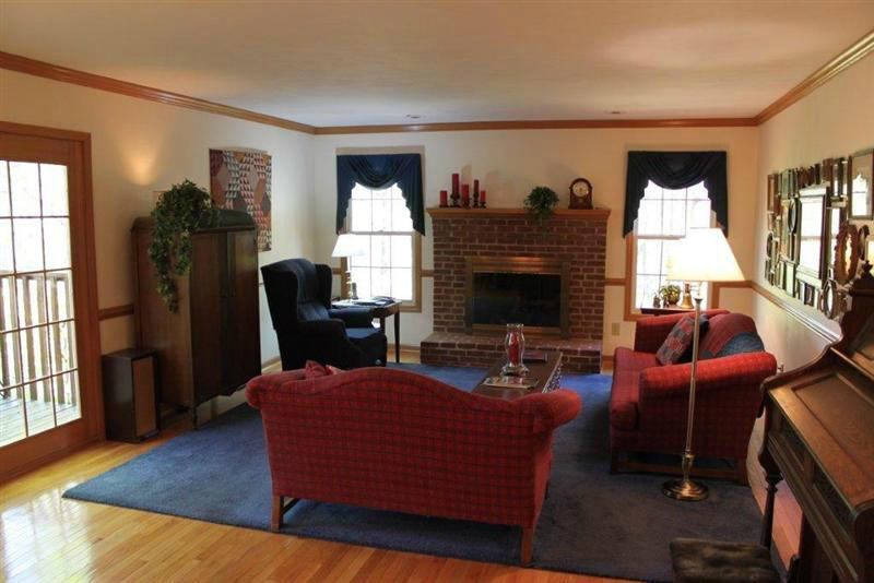 2385 Romar Road Salem, VA 24153 - Photo 10 of 43 15Family Room