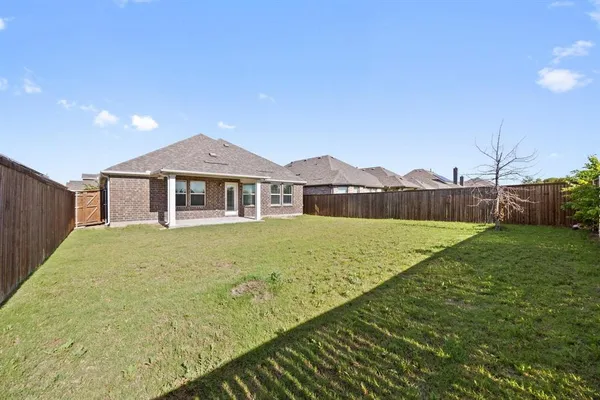 $2,450 | 4805 Cleves Avenue, Aubrey, TX 76227