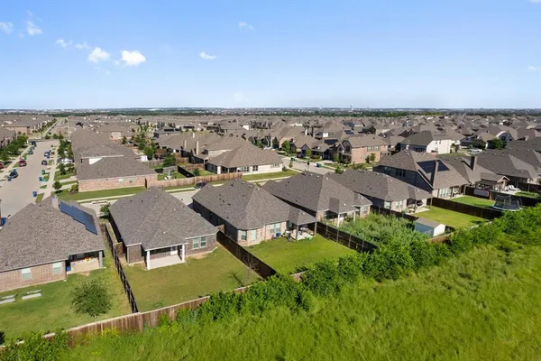 $2,450 | 4805 Cleves Avenue, Aubrey, TX 76227