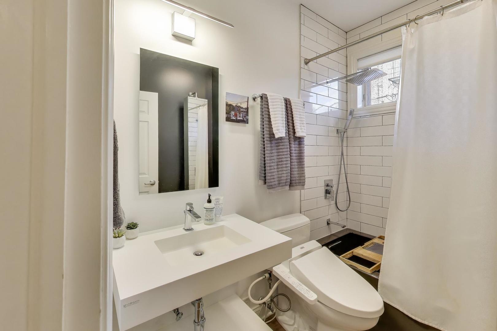 2145 North Sheffield Avenue, Unit 2 Chicago, IL 60614 - Photo 19 of 24