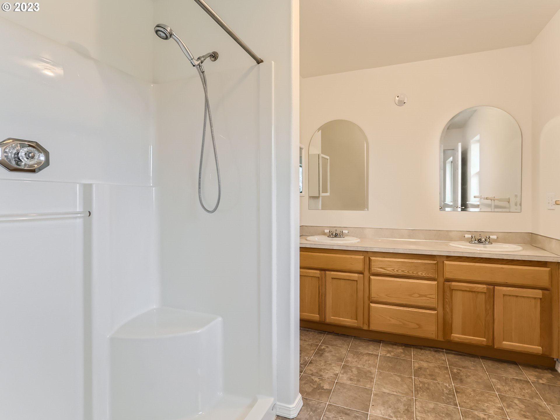 35400 Southeast Smith Road Corbett, OR 97019 - Photo 21 of 38 Bathroom, Attached