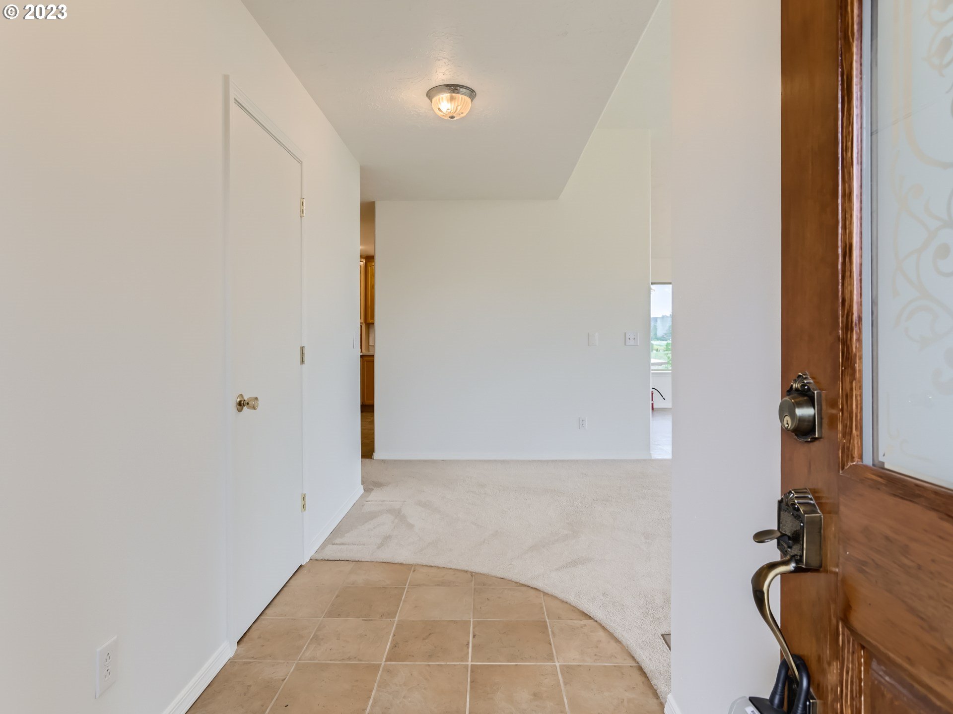 35400 Southeast Smith Road Corbett, OR 97019 - Photo 6 of 38 Entrance/Foyer