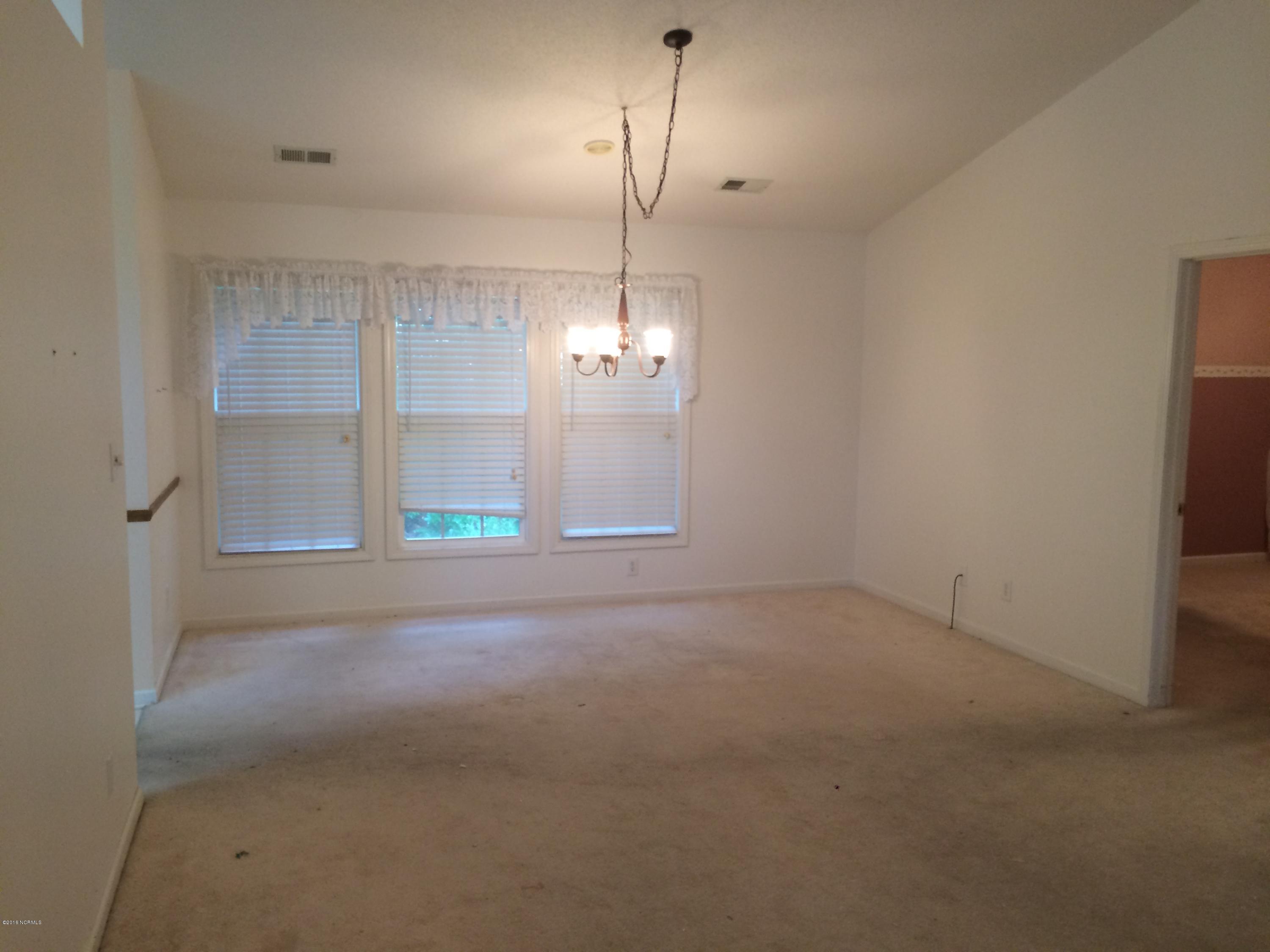 421 Deer Path Calabash, NC 28467 - Photo 2 of 9 Living/Dining Area