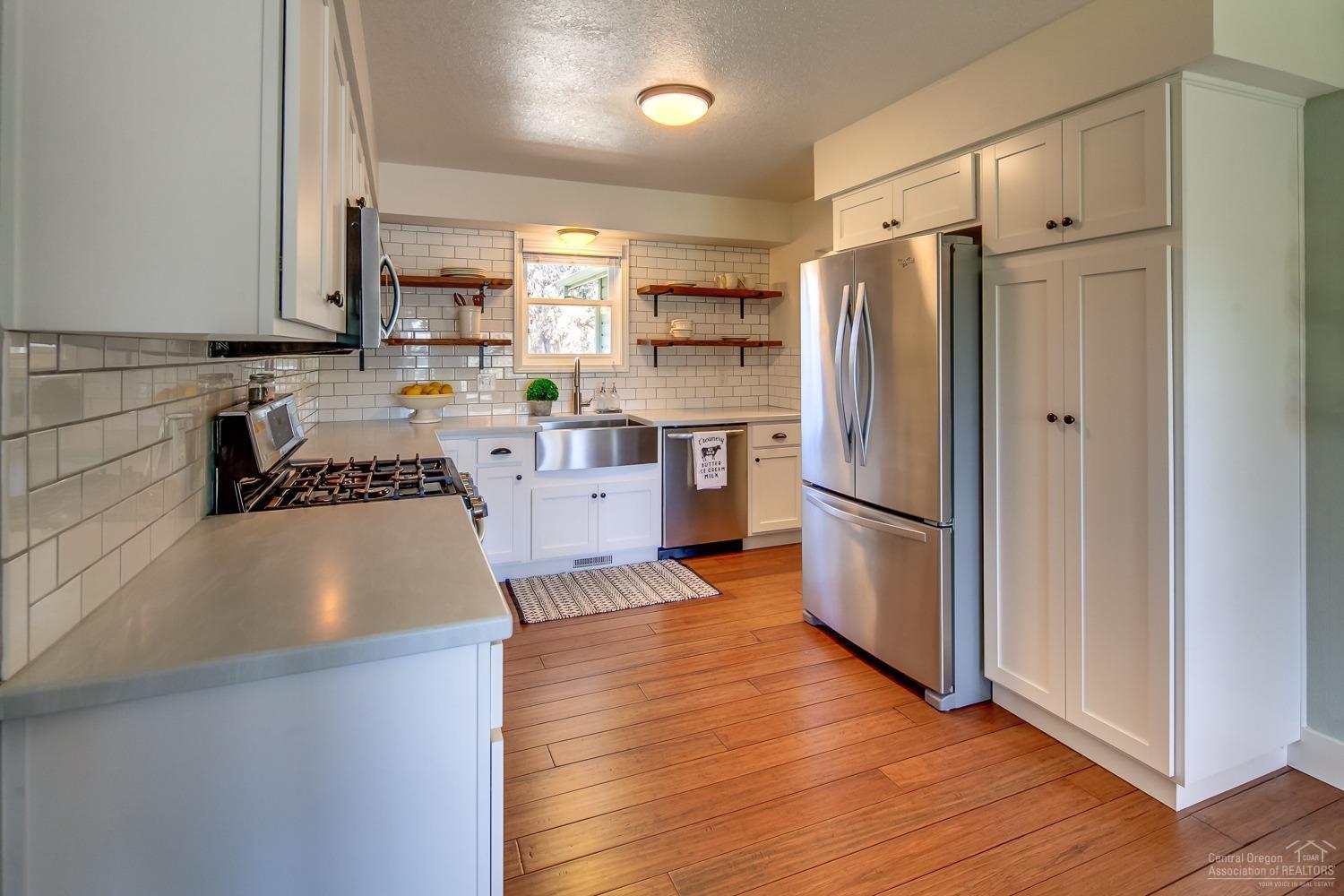 64517 Joe Neil Road Bend, OR 97701 - Photo 12 of 25 New Stainless Steel refrigerator include