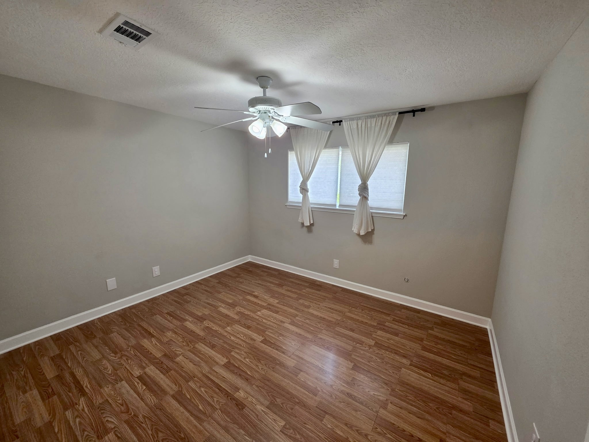 16007 Mill Point Drive Houston, TX 77059 - Photo 29 of 38