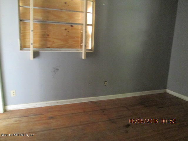 9431 Orme Road Jacksonville, FL 32220 - Photo 13 of 20 IMG_4880 (640x480)