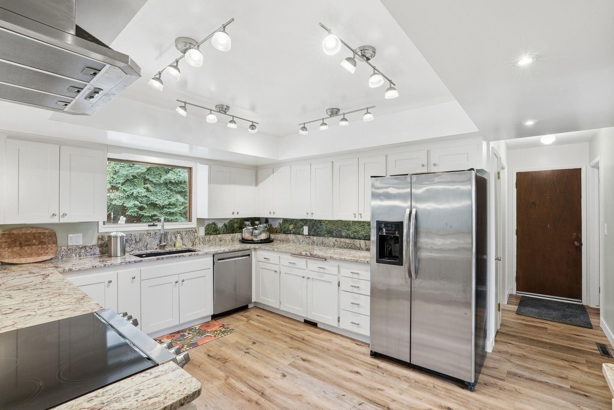 5419 South Dearborn Road Spokane, WA 99223 - Photo 10 of 49