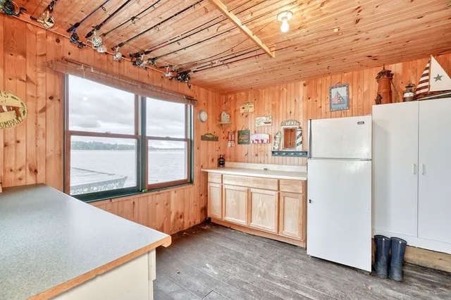 $749,900 | 7289 Phelps Avenue, Huron, NY 14590