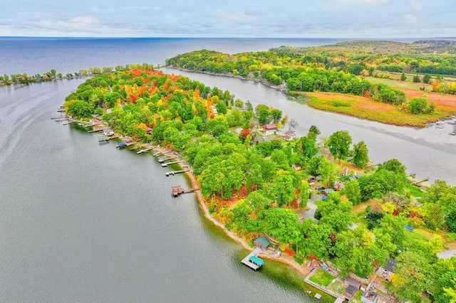 $749,900 | 7289 Phelps Avenue, Huron, NY 14590