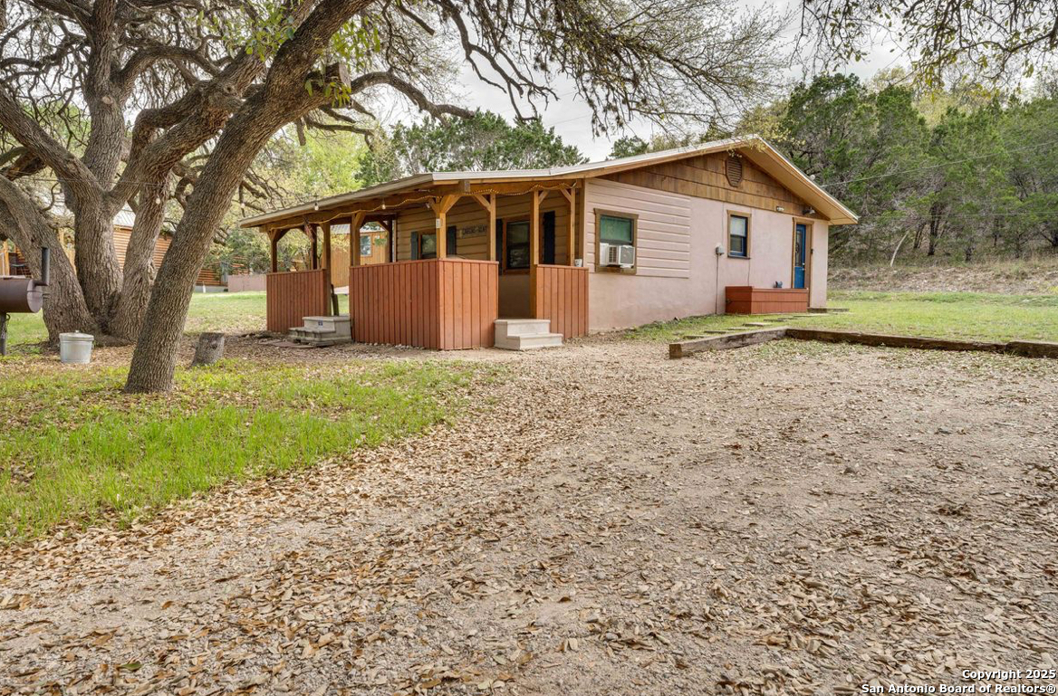 28149 Highway 83 Concan, TX 78838 - Photo 4 of 28