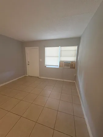 $1,200 | 3172 North 2nd Avenue North, Unit A, Palm Springs, FL 33461