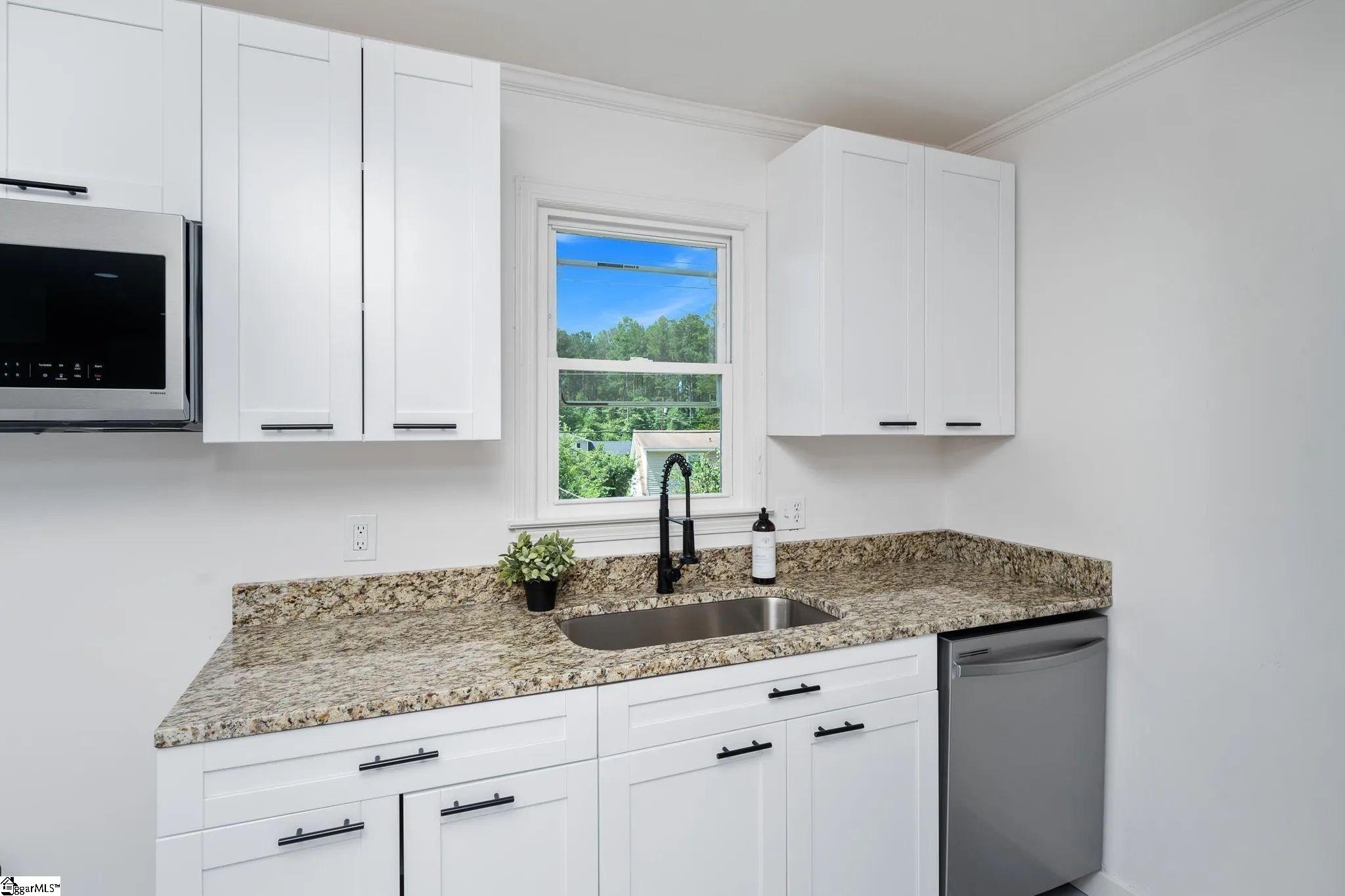 105 Foxhall Court Easley, SC 29640 - Photo 11 of 33