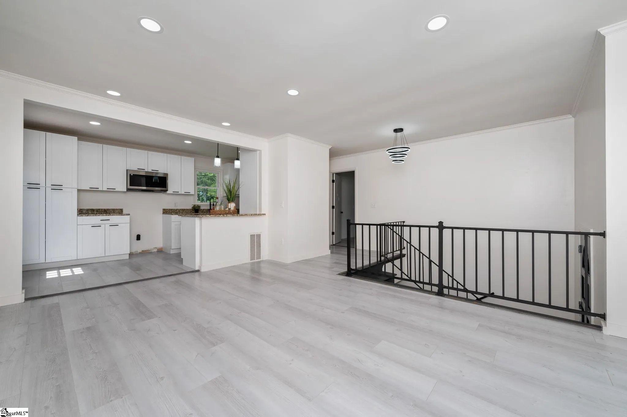 105 Foxhall Court Easley, SC 29640 - Photo 2 of 33