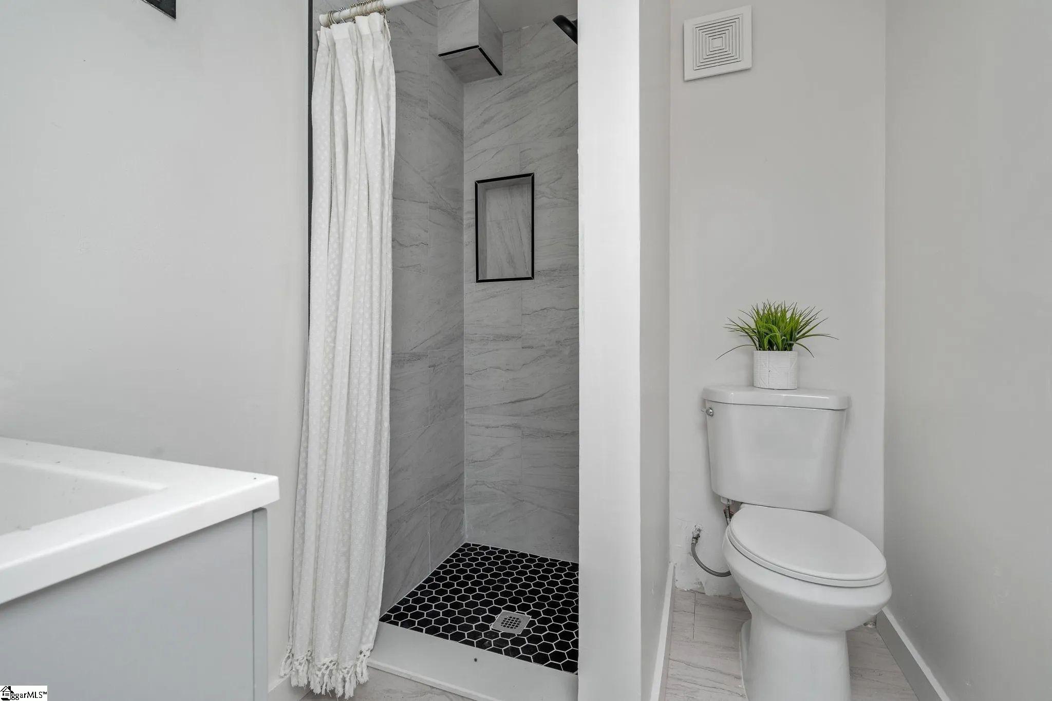 105 Foxhall Court Easley, SC 29640 - Photo 23 of 33