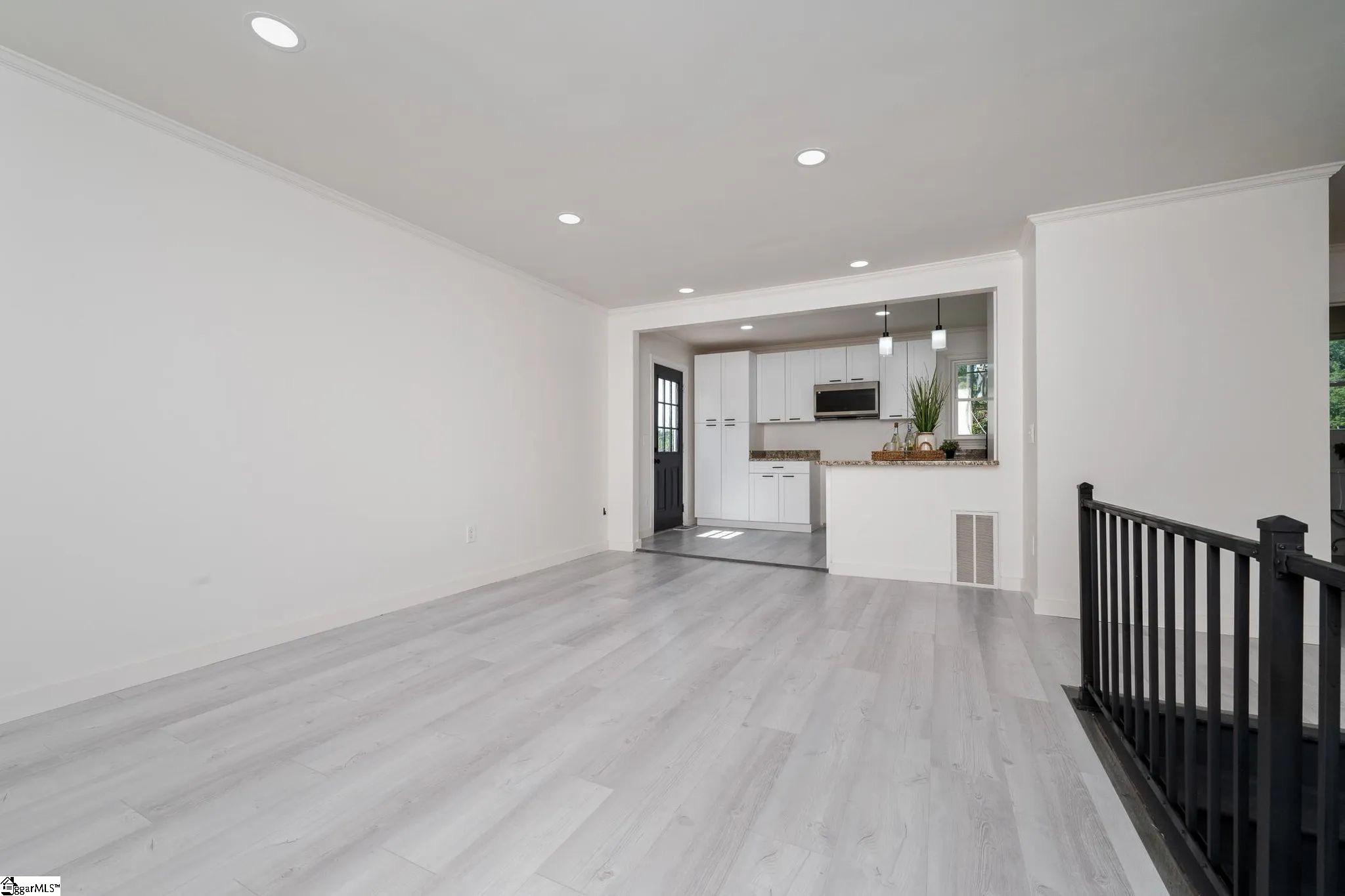 105 Foxhall Court Easley, SC 29640 - Photo 4 of 33