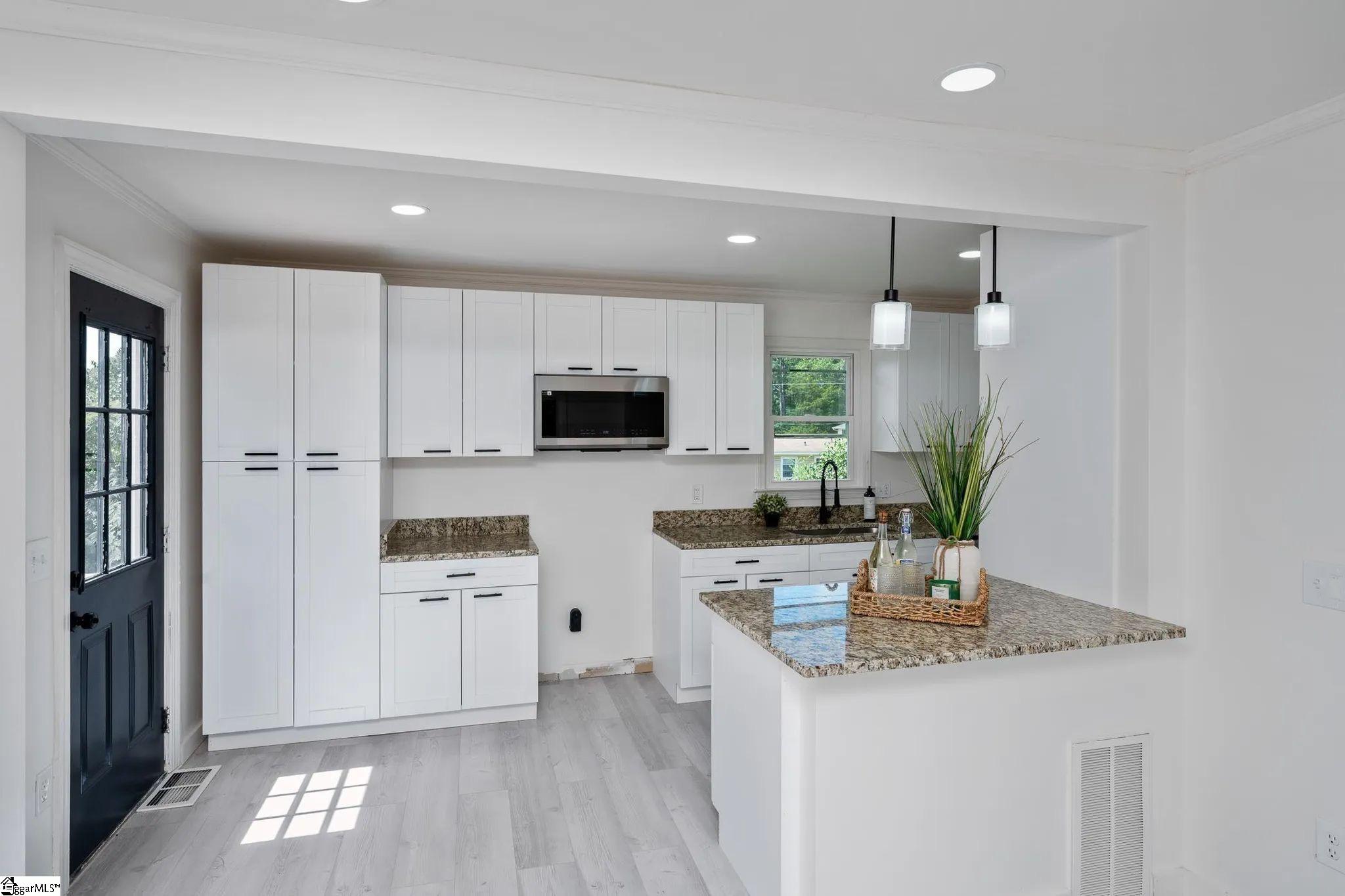 105 Foxhall Court Easley, SC 29640 - Photo 6 of 33