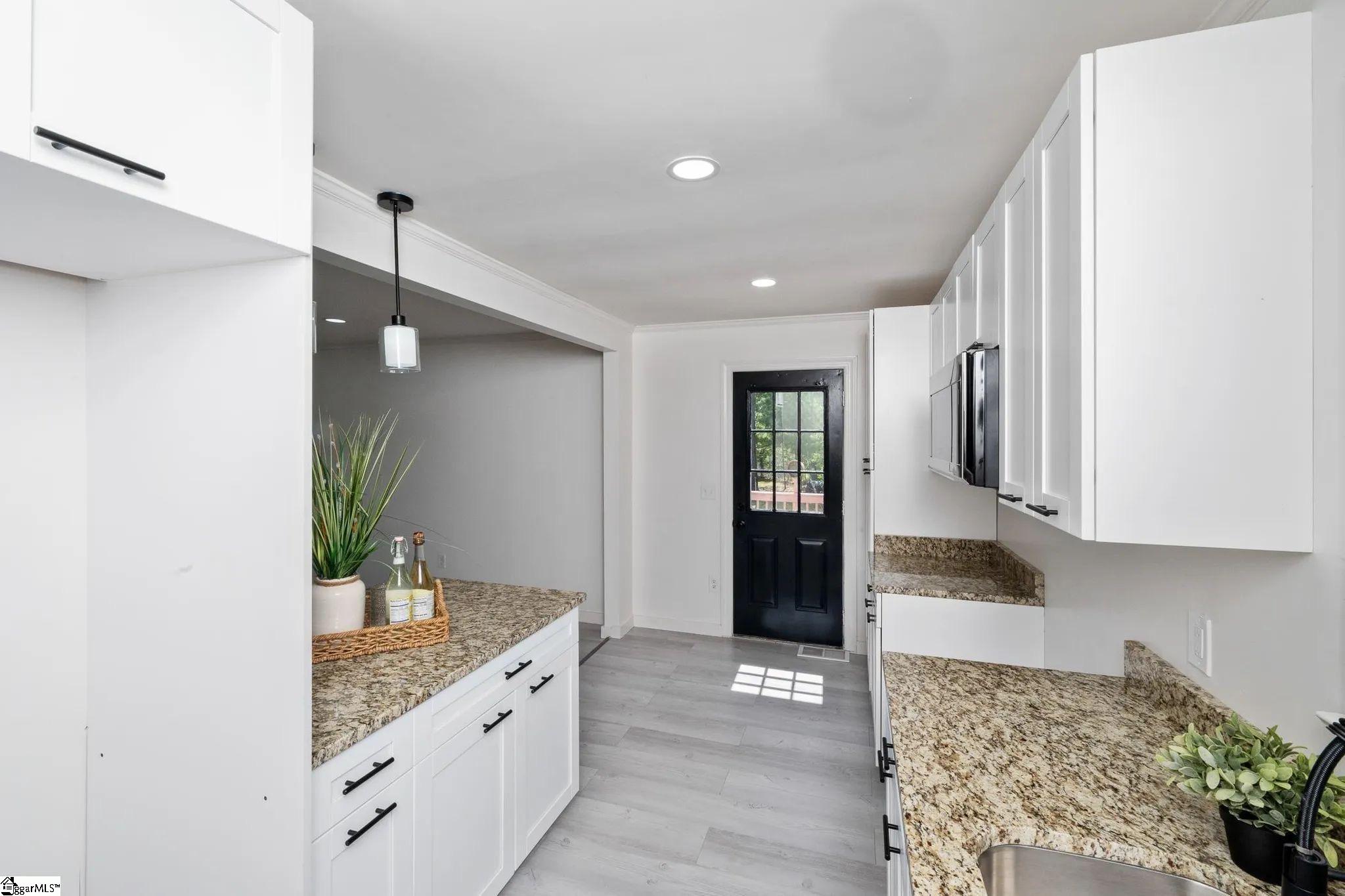 105 Foxhall Court Easley, SC 29640 - Photo 8 of 33