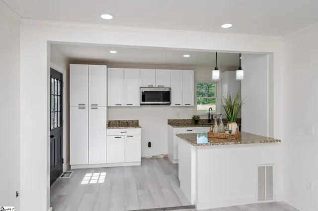 $275,000 | 105 Foxhall Court, Easley, SC 29640