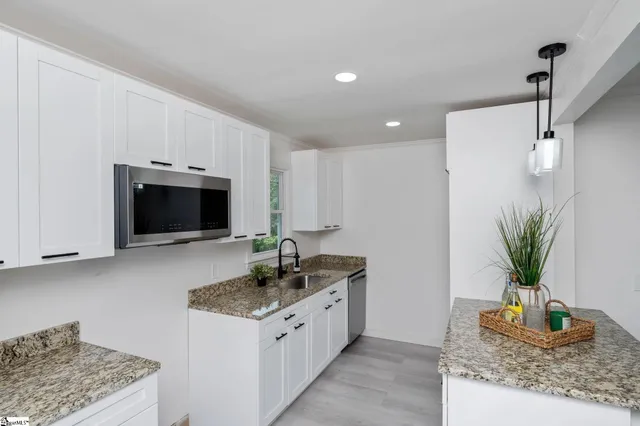 $275,000 | 105 Foxhall Court, Easley, SC 29640