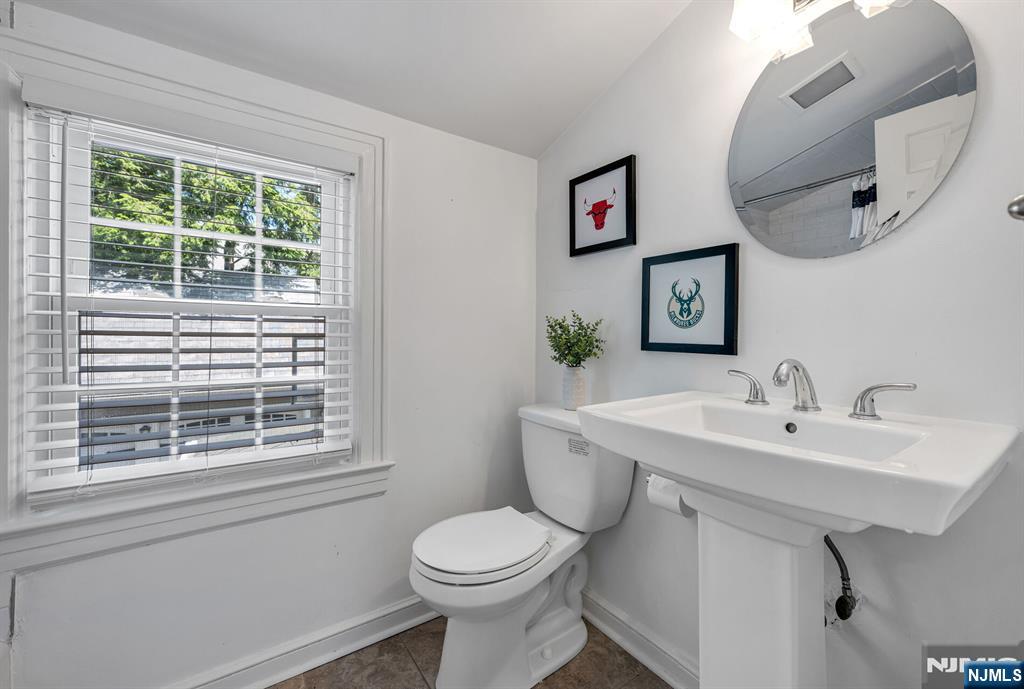 243 Hempstead Road Ridgewood, NJ 07450 - Photo 25 of 36