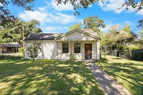 $260,000 | 200 Tudor Avenue, River Ridge, LA 70123