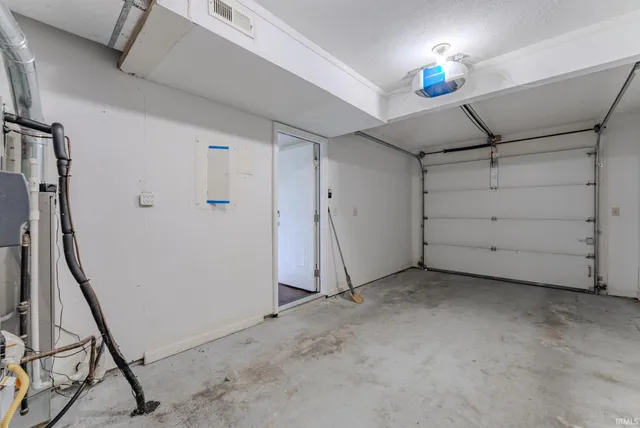 $134,900 | 3603 North Lakeside Drive, Muncie, IN 47304