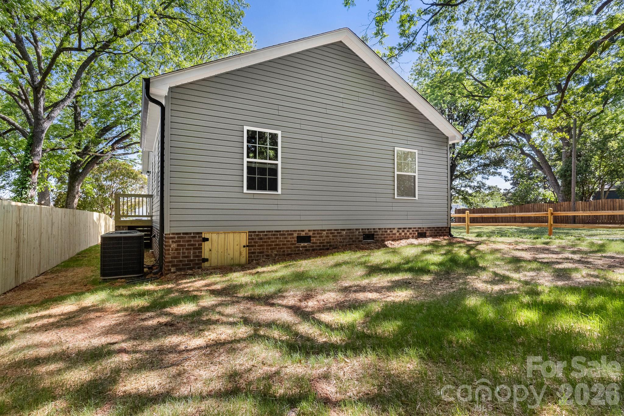 805 Hunter Street York, SC 29745 - Photo 35 of 38 a backyard of a house
