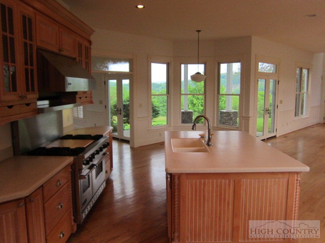 299 Blackberry Road Boone, NC 28607 - Photo 3 of 40 Gallery Image 3