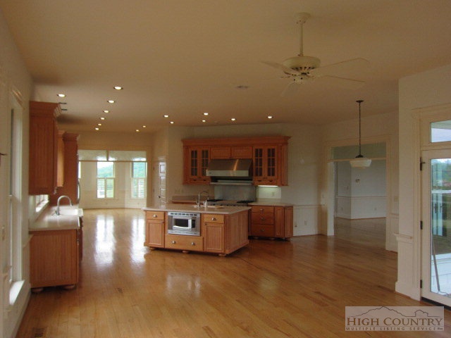 299 Blackberry Road Boone, NC 28607 - Photo 4 of 40 Gallery Image 4