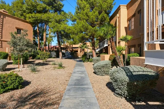 $1,000 | 5114 South Jones Boulevard, Unit 202, Las Vegas, NV 89118