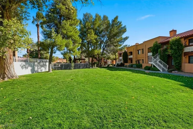 $1,000 | 5114 South Jones Boulevard, Unit 202, Las Vegas, NV 89118