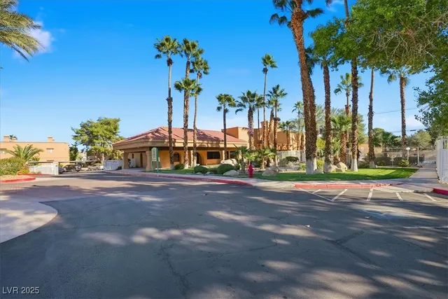$1,000 | 5114 South Jones Boulevard, Unit 202, Las Vegas, NV 89118