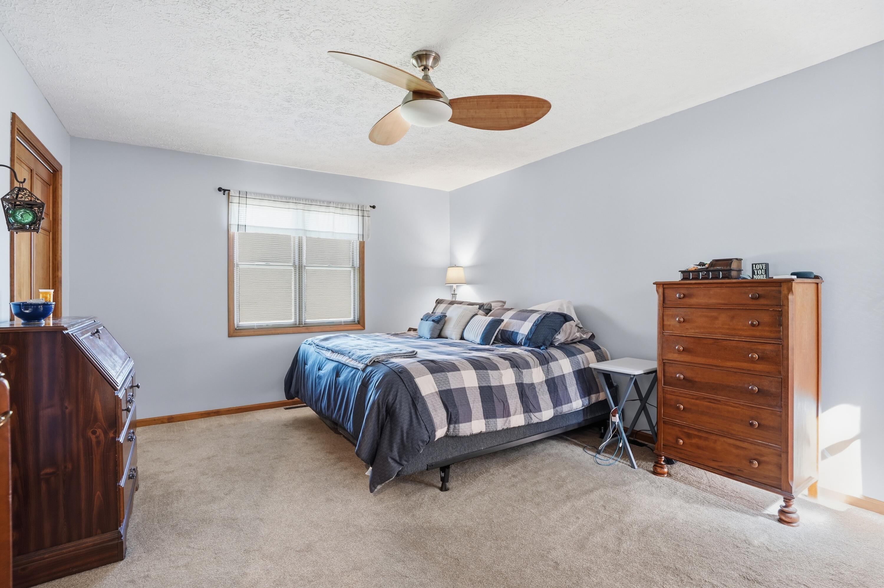 264 Springhill Drive Valparaiso, IN 46385 - Photo 18 of 27 3000x1996