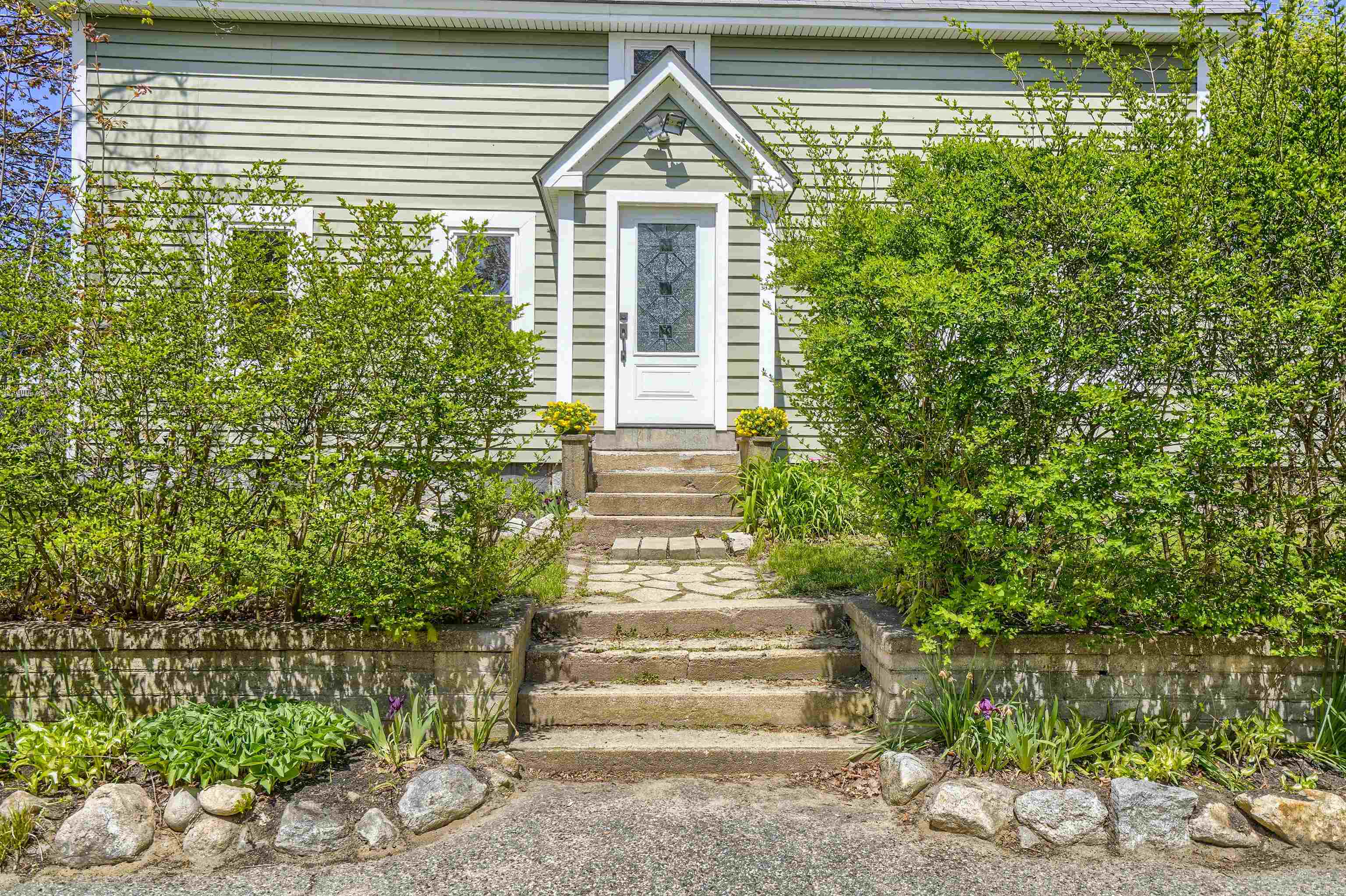 16 Maple Street Merrimack, NH 03054 - Photo 21 of 39