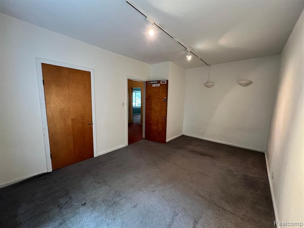2575 West Auburn Road Rochester Hills, MI 48309 - Photo 35 of 51