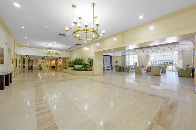 $625,000 | 4101 Pine Tree Drive, Unit 919, Miami Beach, FL 33140