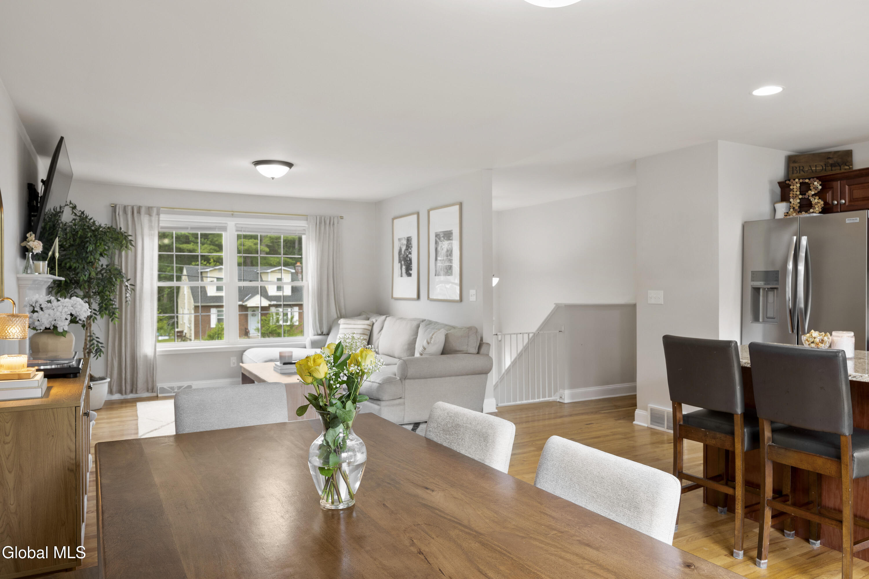 3062 Sunset Lane Schenectady, NY 12303 - Photo 8 of 37 8