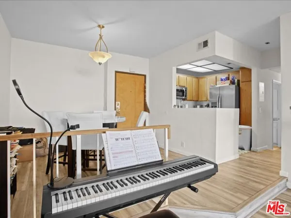 a view of an entryway with furniture