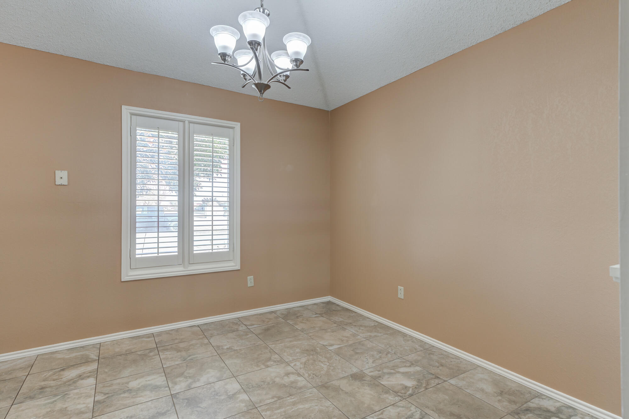 5235 84th Street Lubbock, TX 79424 - Photo 18 of 41 5235-84th-St_Lubbock-TX_15_Breakfast-Noo