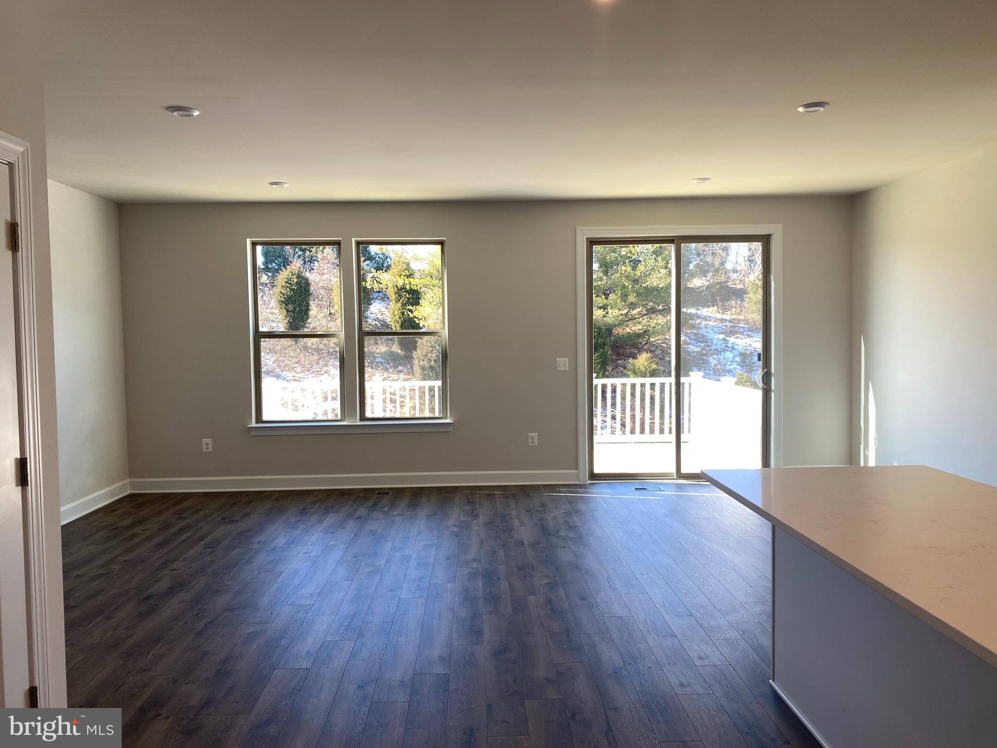 9878 Hopkins Loop Manassas, VA 20110 - Photo 9 of 29