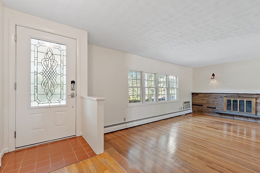 4 Oakwood Road Acton, MA 01720 - Photo 17 of 38 Gallery Image 17