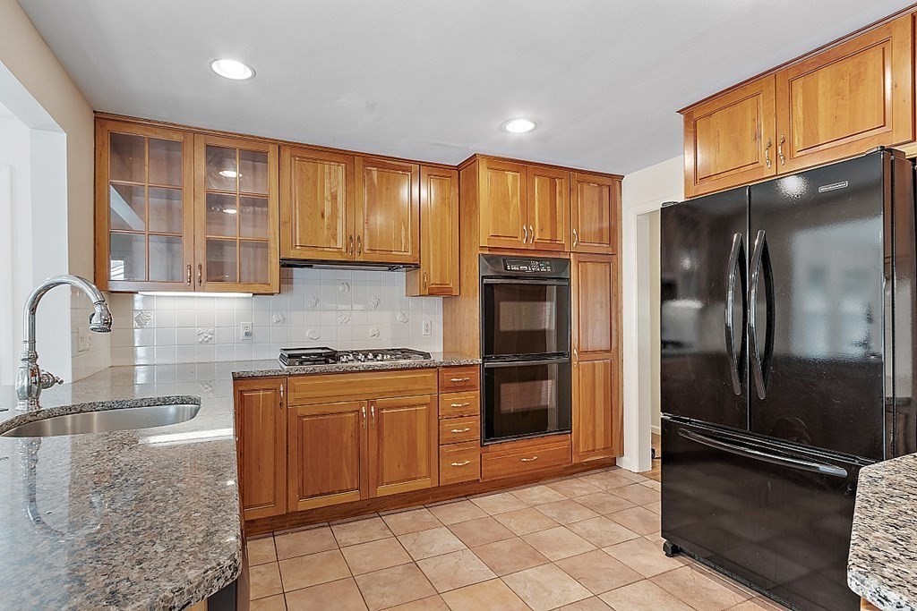 4 Oakwood Road Acton, MA 01720 - Photo 5 of 38 Gallery Image 5