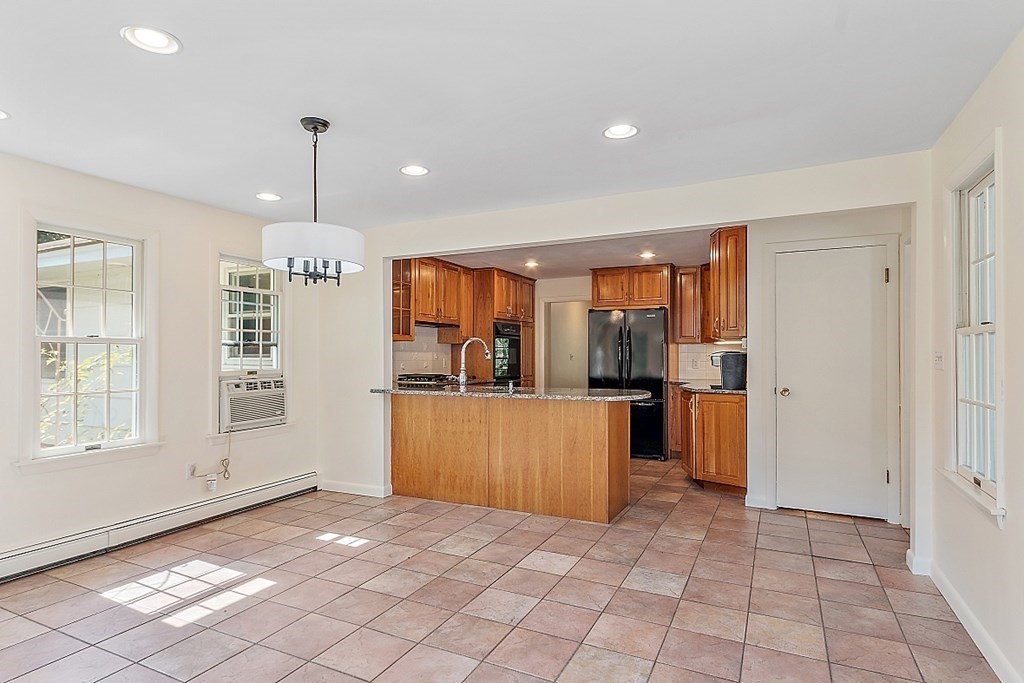 4 Oakwood Road Acton, MA 01720 - Photo 6 of 38 Gallery Image 6