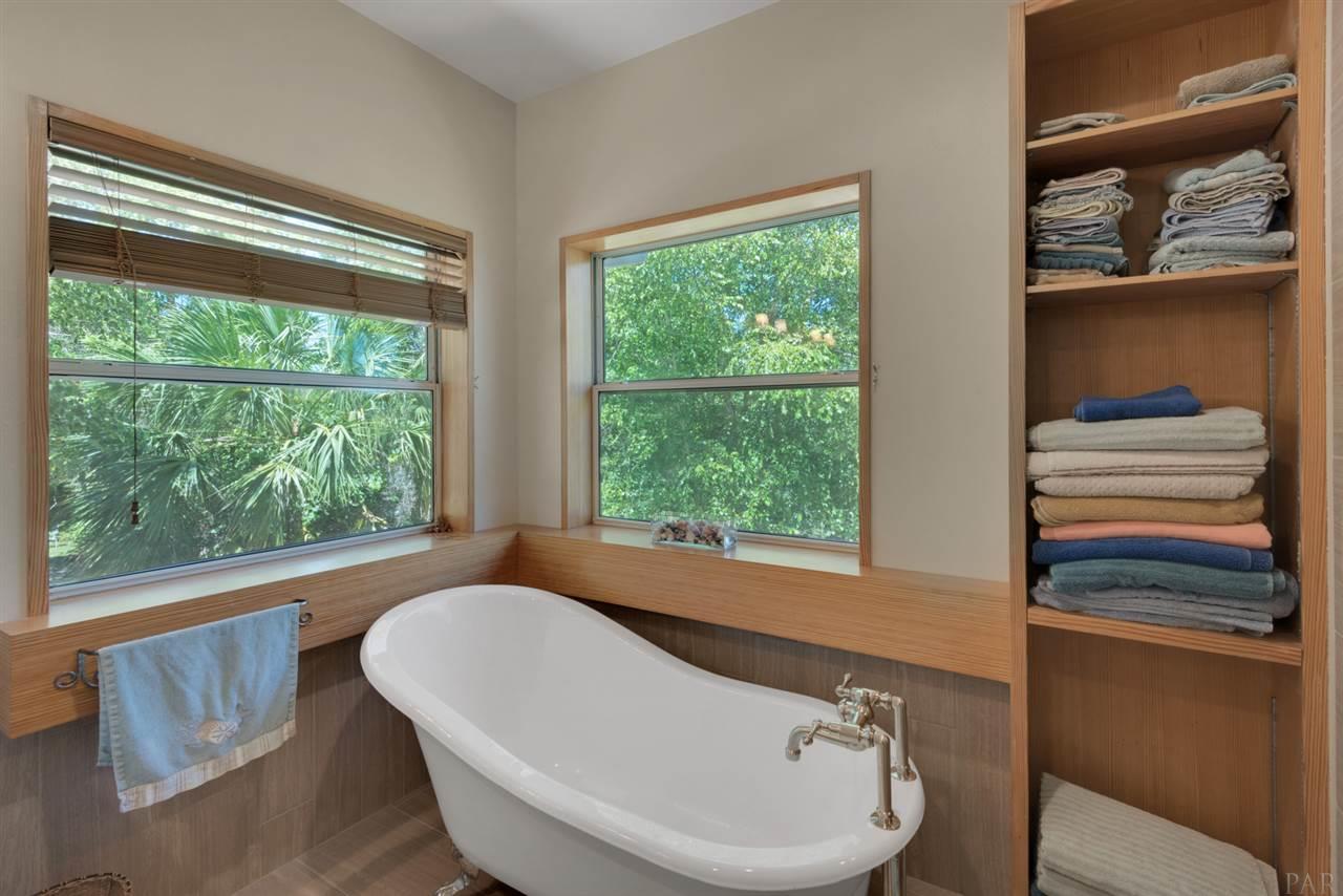 3090 Robinson Point Road Milton, FL 32583 - Photo 40 of 50