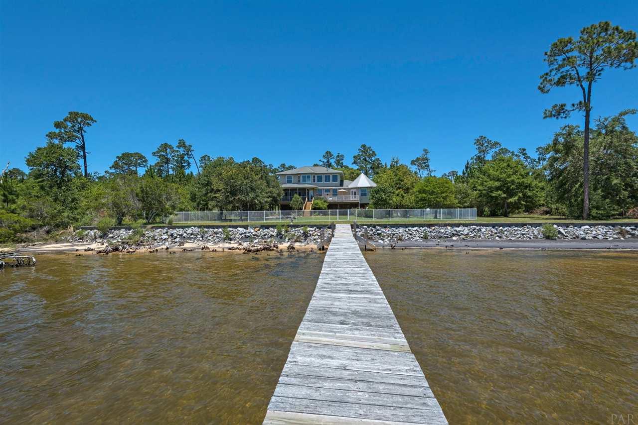 3090 Robinson Point Road Milton, FL 32583 - Photo 8 of 50