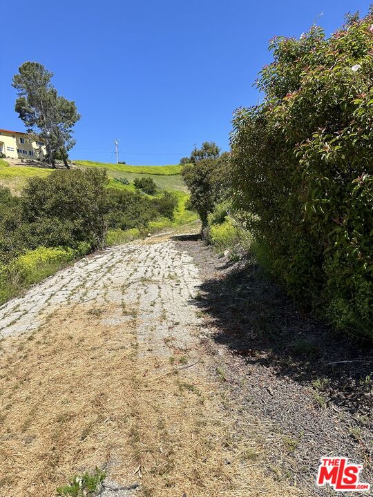 4620 Via Vienta Malibu, CA 90265 - Photo 8 of 9 a big yard with lots of green space