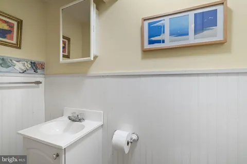 $699,900 | 8807 Hawthorne Lane, Wyndmoor, PA 19038